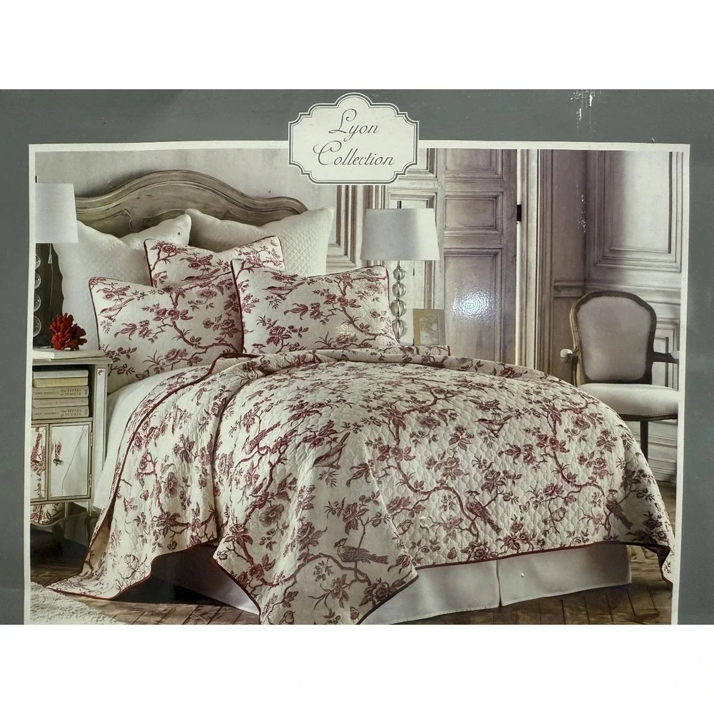 LYON COLLECTION - Red & White Floral‎ Full/Queen Cotton Quilt - 88 x 92 in - NEW